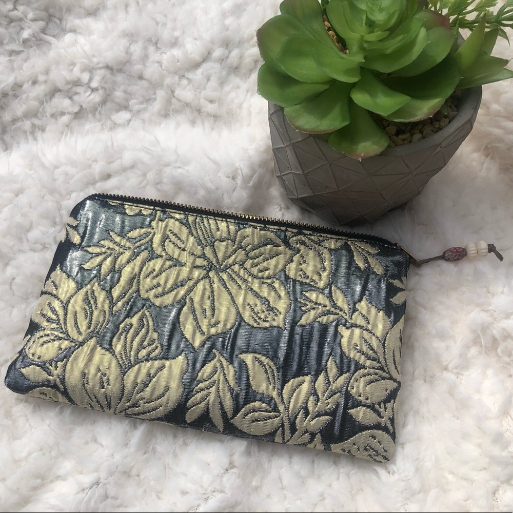 🌼 Anthropologie Patch NYC Cosmetic Bag 🌼
